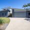 Time n Tide - Straddie Beach House