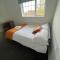 The Coral Guest House 1 Mile from Winchester Market