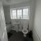 The Coral Guest House 1 Mile from Winchester Market