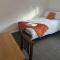 The Coral Guest House 1 Mile from Winchester Market