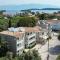 Zisis Suites