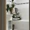 Cozy nest in Crows Nest