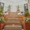 LATROUPE Prado Hostel