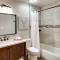 Pet-Friendly Casa Grande Townhome Screened Atrium
