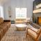 Styled, cozy residential retreat near town center