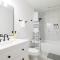 2 bed 2 bath Modern Farmhouse in Old Town Spring