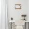 2 bed 2 bath Modern Farmhouse in Old Town Spring