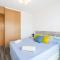 Penthouse - Sea Views & 5min to Beach - Fast WiFi - AC
