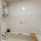Central Apartment 3B
