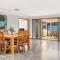 Laidback Seaford Family Retreat 200m from Beach