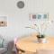 Lake, mountain view cottage - near major attractions