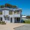 Seaclusion Cottage - Modern renovated beach house - Guilderton