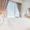 Unbeatable Price Luxe 1BR in Prime Location by Deluxe Holiday Homes - Dubaj
