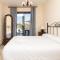 2233-Lovely 2 bedrooms on the beach, pool and port