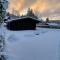 Chalet terrain clôturé, bien placé, 2 chambres