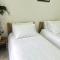 Great Studio near Airport - SUPER HOST 2 YEARS RUNNING!