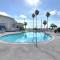 Beach Club 352