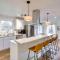 Serene Palmer Home Walk to Downtown and Riverfront! - بالمير