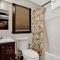 Unique Downtown 2br 2ba close to everything Apt.B