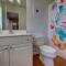 Hotter Otter-6 beds-private pool-kid/pet friendly-walk to beach!