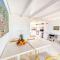 Plage 37 Orient Bay beach front with pool access