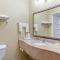 Best Western Plus Bradbury Inn and Suites - Waycross