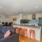 Mayhill Views space and style - Lenah Valley