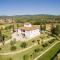 Farmhouse with swimming pool surrounded by greenery just 20 minutes from Arezzo