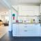 Sunny Days: Beautiful Spacious 4 bed house
