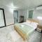 Local Me - Exclusive Centre Room