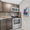 Waterfront Studio with Free Parking - ميامي بيتش