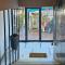 The Acropolis Hideaway 2-BDR APT next to Metro - Atene