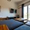 The Acropolis Hideaway 2-BDR APT next to Metro - Atene