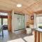 Lakefront Kalkaska Cottage with Fire Pit! - 卡尔卡斯卡