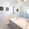 Rocky Ridge Getaway - Modern Getaway in Revelstoke