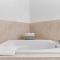 Moroccan Lakefront Retreat- 8 min to PNK Stadium - Форт-Лодердейл