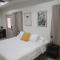 1 Bedroom suite close to Bert Ogden arena - إدنبرة