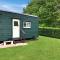 Beautiful Shepherd's Hut - Lois Weedon - Weston