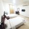 Al Reef Hotel Suits