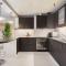 ARCTIC HOMES - Downtown Penthouse