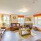 Rhosllyn Retreats - Lakeside Lodge