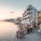 La Promenade Absolute Waterfront Apartments