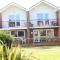 Corton Retreats At Waterside Park