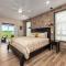 BRAND NEW! FREE amenities and a Gorgeous Lakefront Luxury Cabin with 2 Resort Pools - Kimberling City