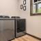 BRAND NEW! FREE amenities and a Gorgeous Lakefront Luxury Cabin with 2 Resort Pools - Kimberling City