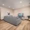 BRAND NEW! FREE amenities and a Gorgeous Lakefront Luxury Cabin with 2 Resort Pools - Kimberling City BRAND NEW! FREE amenities and a Gorgeous Lakefront Luxury Cabin with 2 Resort Pools - Kimberling City