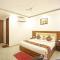 Hotel De Clark Luxury Airport Hotel near Delhi IGI Airport T3 with Free WiFi & 24x7 Check-in