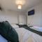 Oakwood Suite - Sleeps 5 - Contractors - Smart TVs in all rooms - Cheshunt