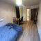 Master Bedroom with Ensuite Bathroom & Shower - Leopardstown