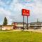 Econo Lodge Inn & Suites - Pincher Creek